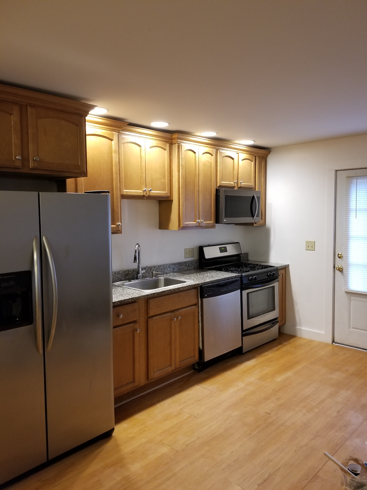 Townhouse located in Vernon Vt in close proximity to Brattleboro Vermont and Greenfield Massachusett - Photo 1