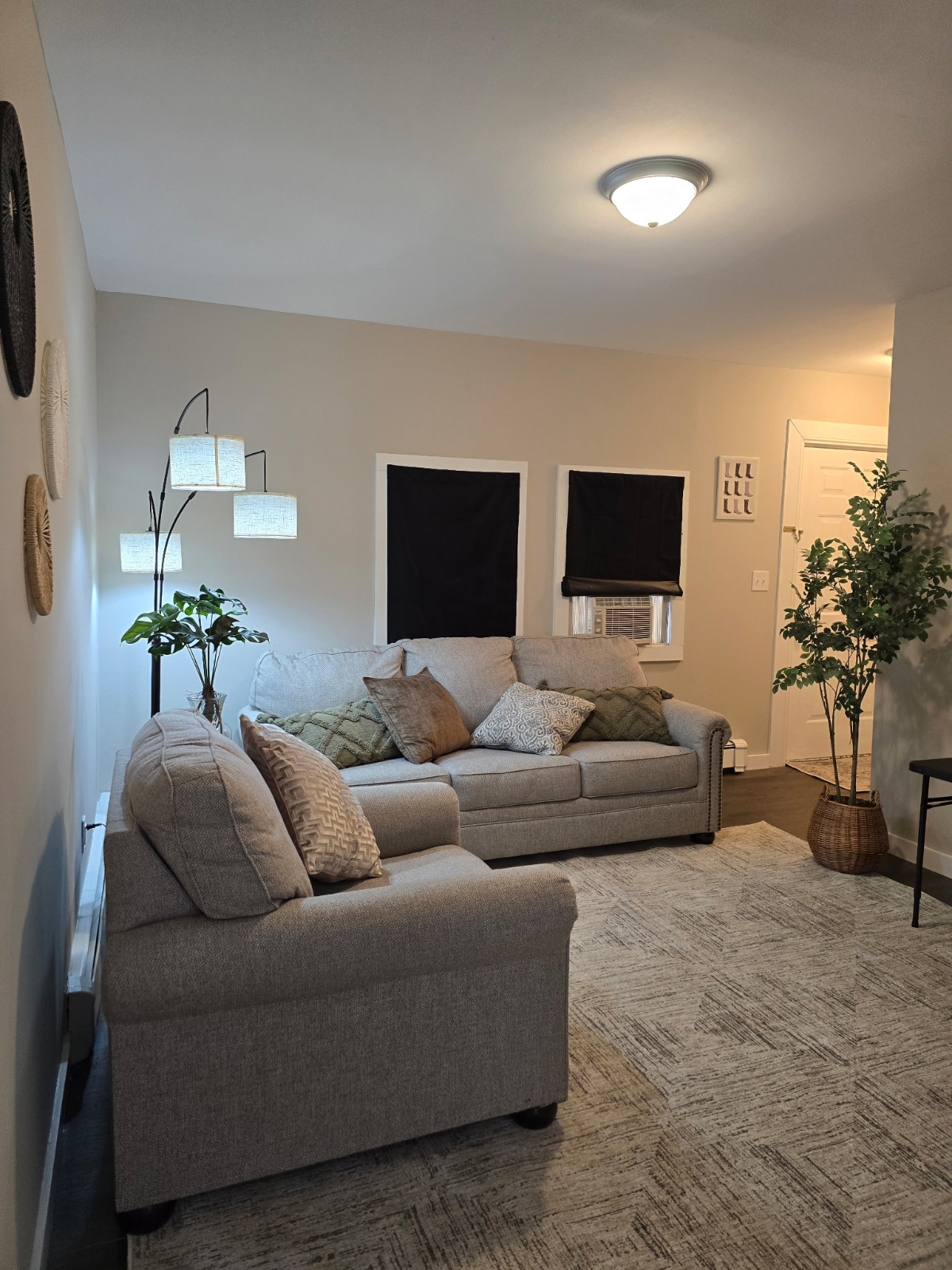 Your Hudson Valley Home Base | Renovated & Relaxing - Photo 2