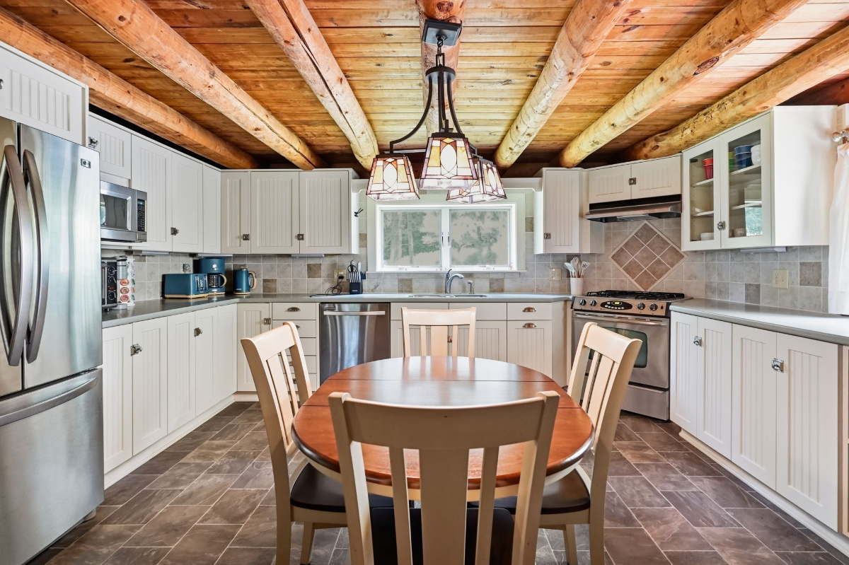 Cooperstown Retreat  Luxury Cozy Cabin Escape - Photo 2