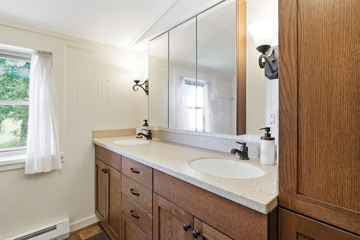 Cooperstown Retreat  Luxury Cozy Cabin Escape - Photo 8