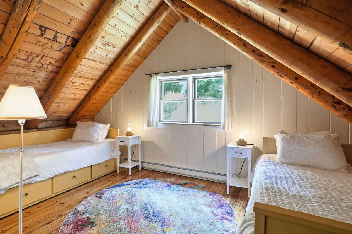 Cooperstown Retreat  Luxury Cozy Cabin Escape - Photo 10