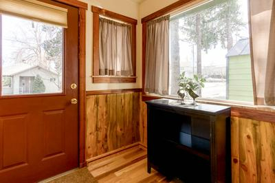Fully Furnished downtown Bend - Photo 2