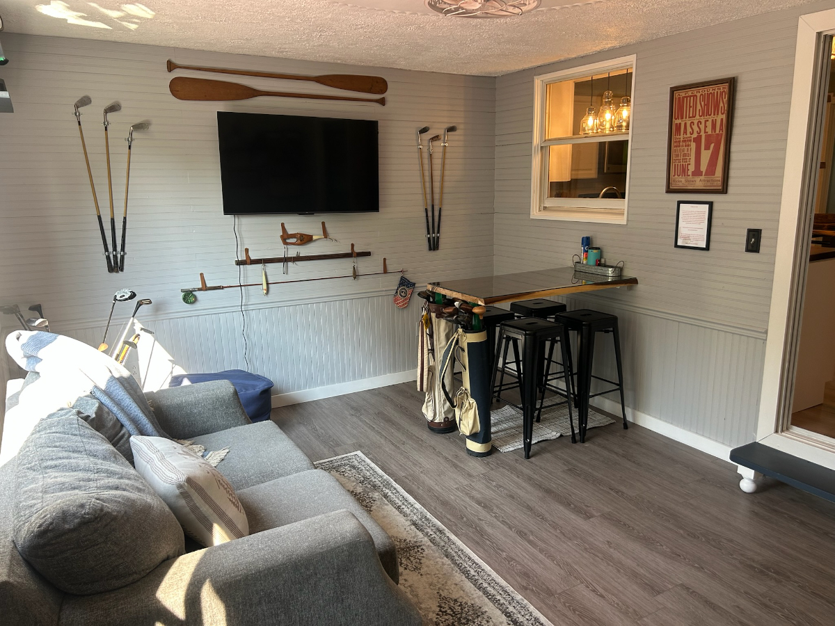 Fully Furnished 3-Bedroom Home with Garage - Utilities Included - Photo 12