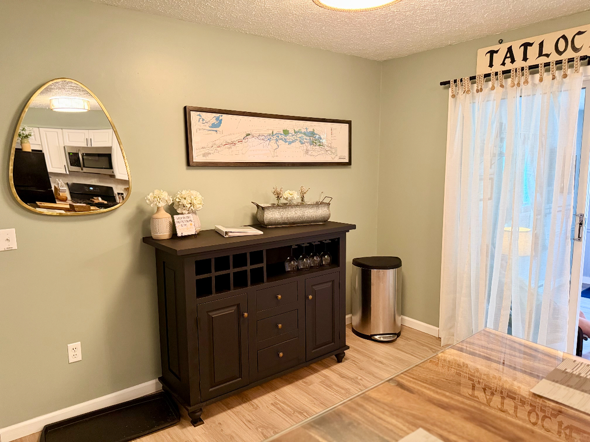 Fully Furnished 3-Bedroom Home with Garage - Utilities Included - Photo 7