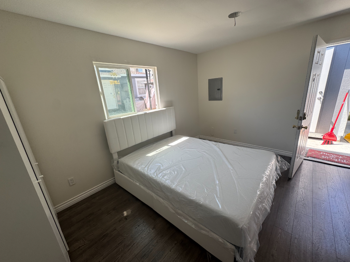 Modern Private ADU | Walk to Ralphs | Near LAX & Hospitals - Photo 2