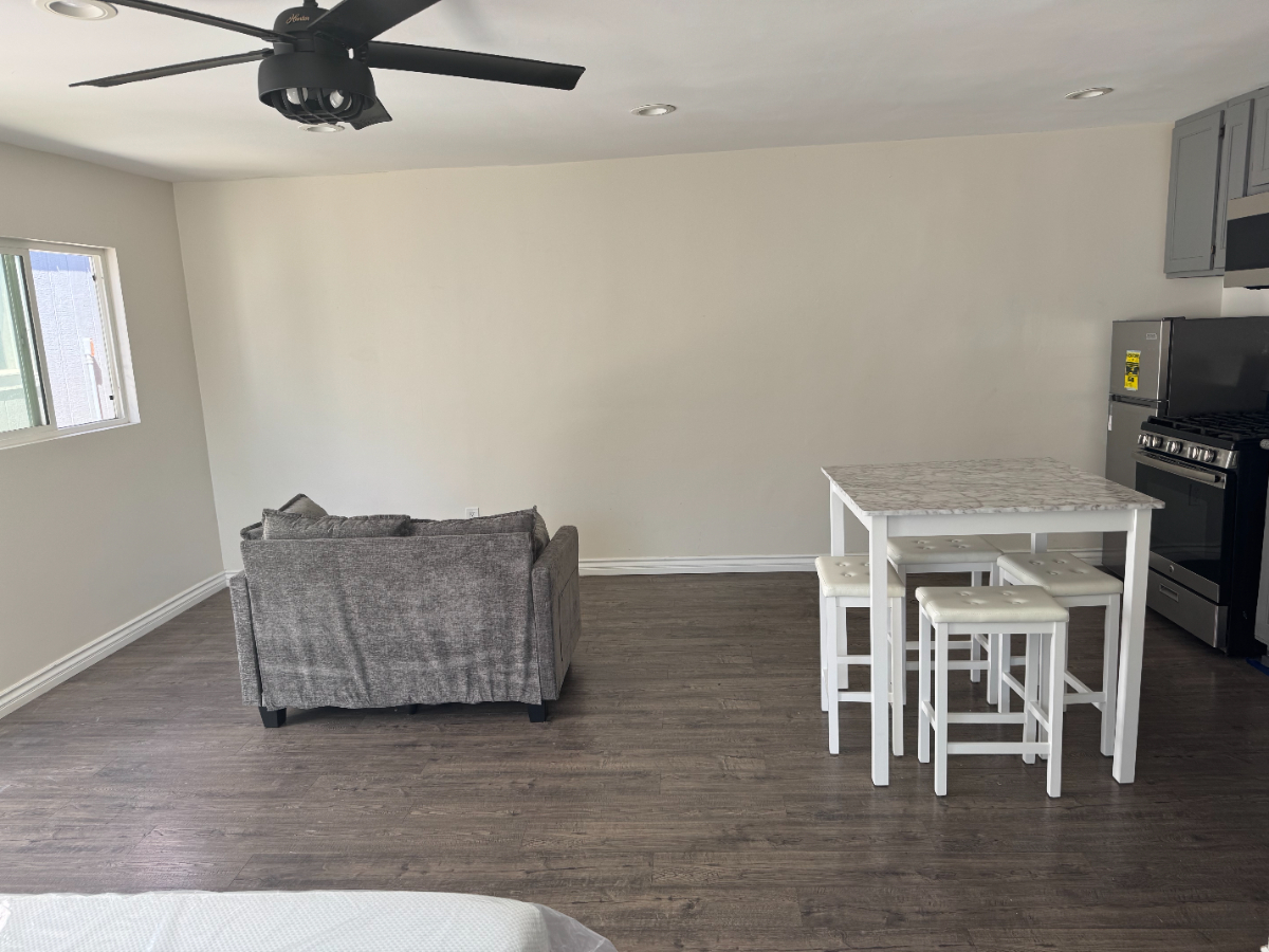 Modern Private ADU | Walk to Ralphs | Near LAX & Hospitals - Photo 3