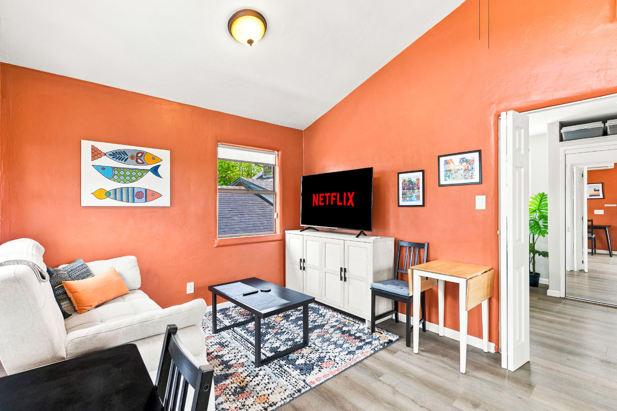 Private North Park Guest House | Close to Everything - Photo 6