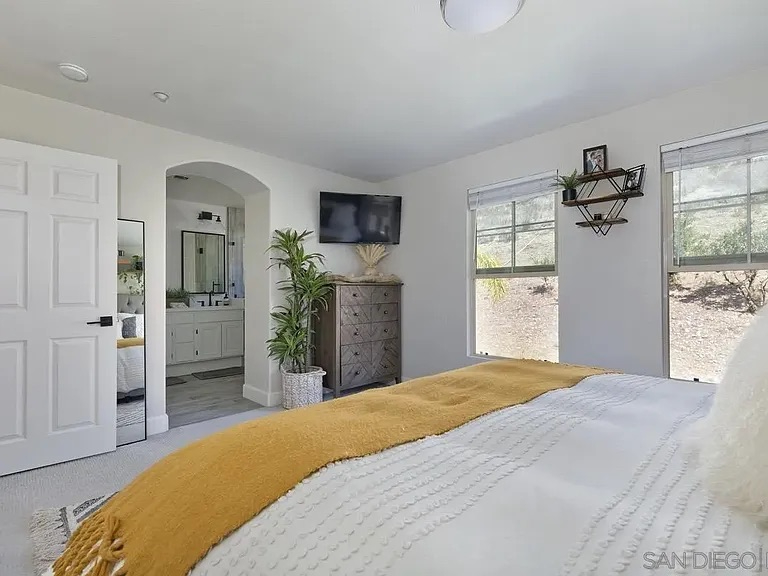 Fully Furnished Mission Valley Condo With Resort Style Amenities And Near Hospitals - Photo 5