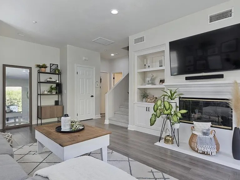 Fully Furnished Mission Valley Condo With Resort Style Amenities And Near Hospitals - Photo 3