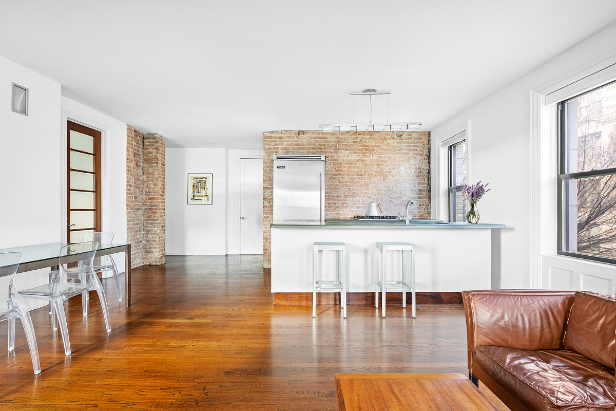 Natural Light Galore - Photo 3