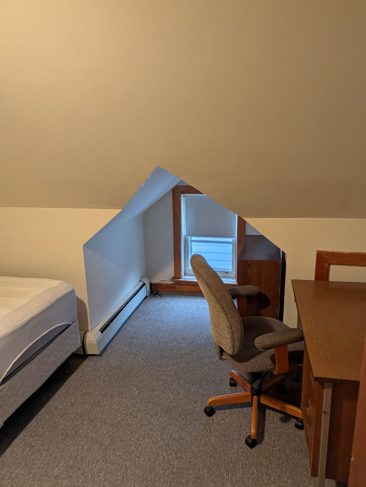 Furnished apt and rooms available - Photo 7