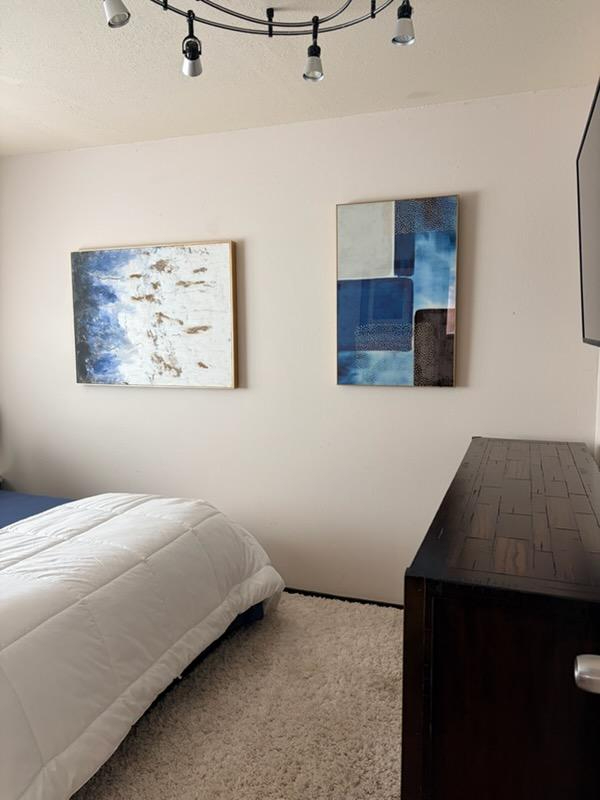 Comfortably Furnished Private Room in a Welcoming Shared Home - Photo 6