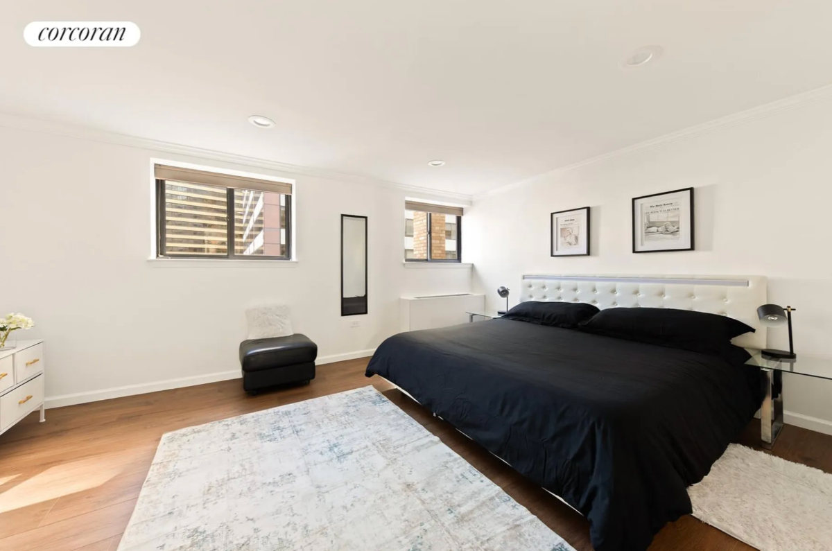 Fully Furnished Penthouse in the Middle of Manhattan - Photo 3