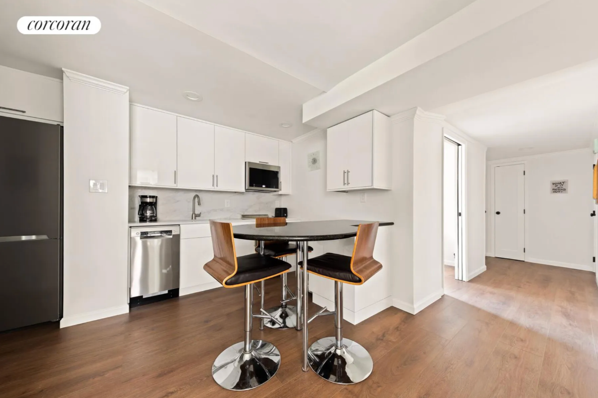 Fully Furnished Penthouse in the Middle of Manhattan - Photo 2