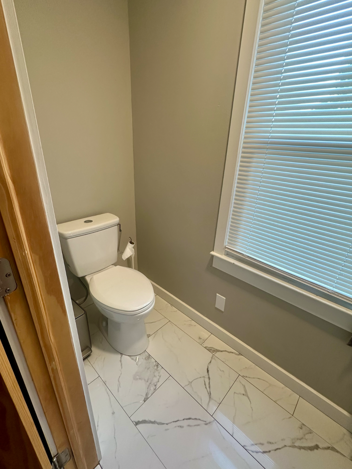 Charming 2BR Home with Office in Convenient South Burlington Location - Photo 11