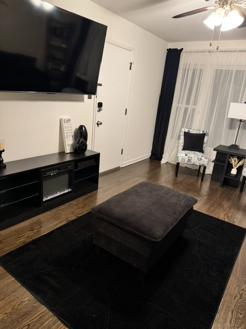 Cozy Bedroom 1 - Photo 6