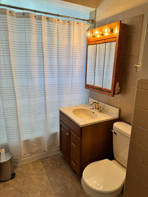 Cozy Bedroom 1 - Photo 11