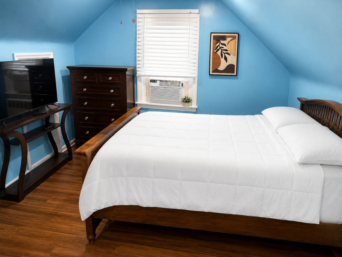 Peaceful, Furnished, Centrally Located, 2nd-Floor Apartment Near NYC - Photo 1