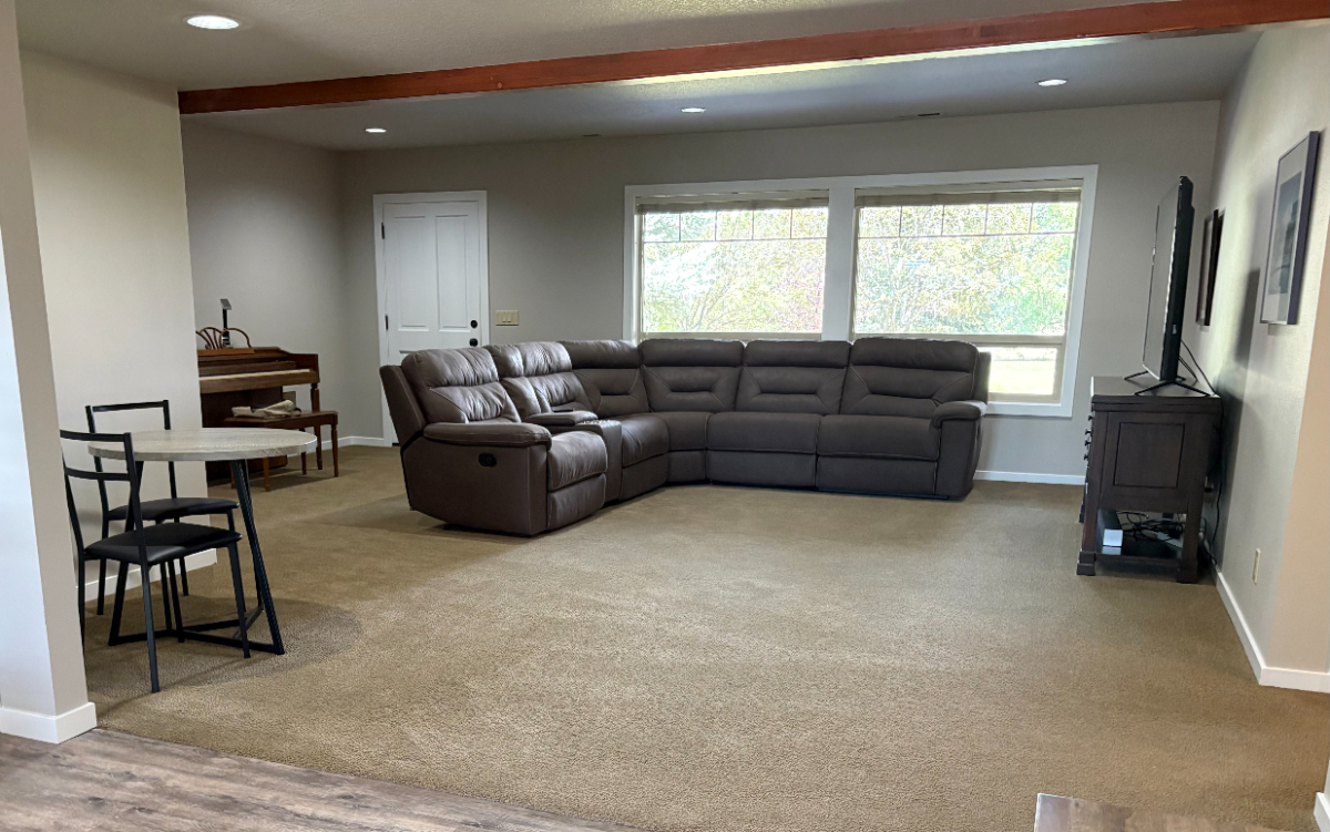 Peaceful Private Retreat- Spacious 2 BR Apartment - Photo 4