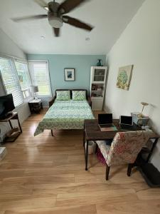 Bright 2BR Home with Private Deck, Flower Garden, Finished Basement & Resident Cat - Photo 8