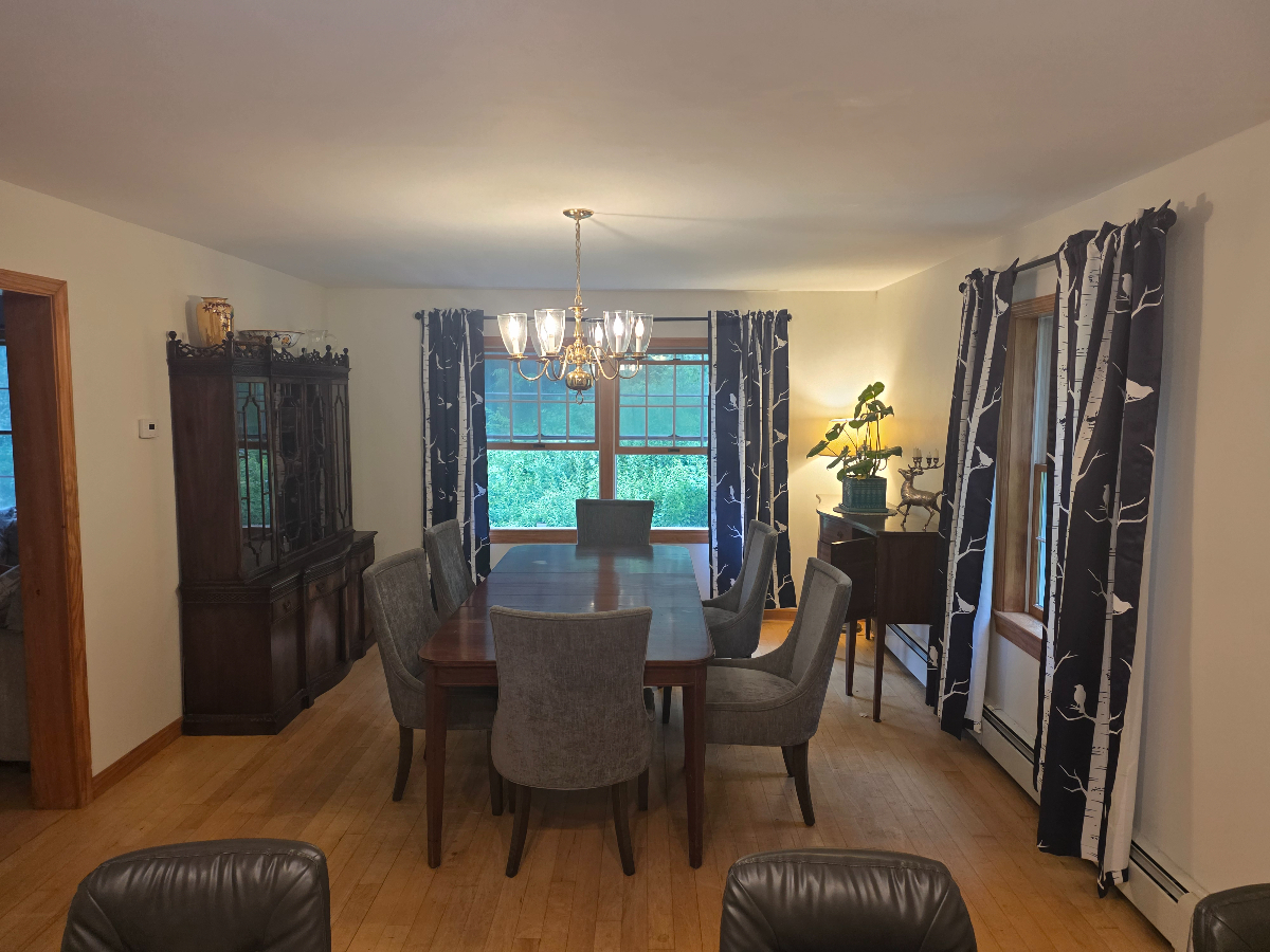 Charming, Spacious Family Home on 8 Private Acres - Photo 5