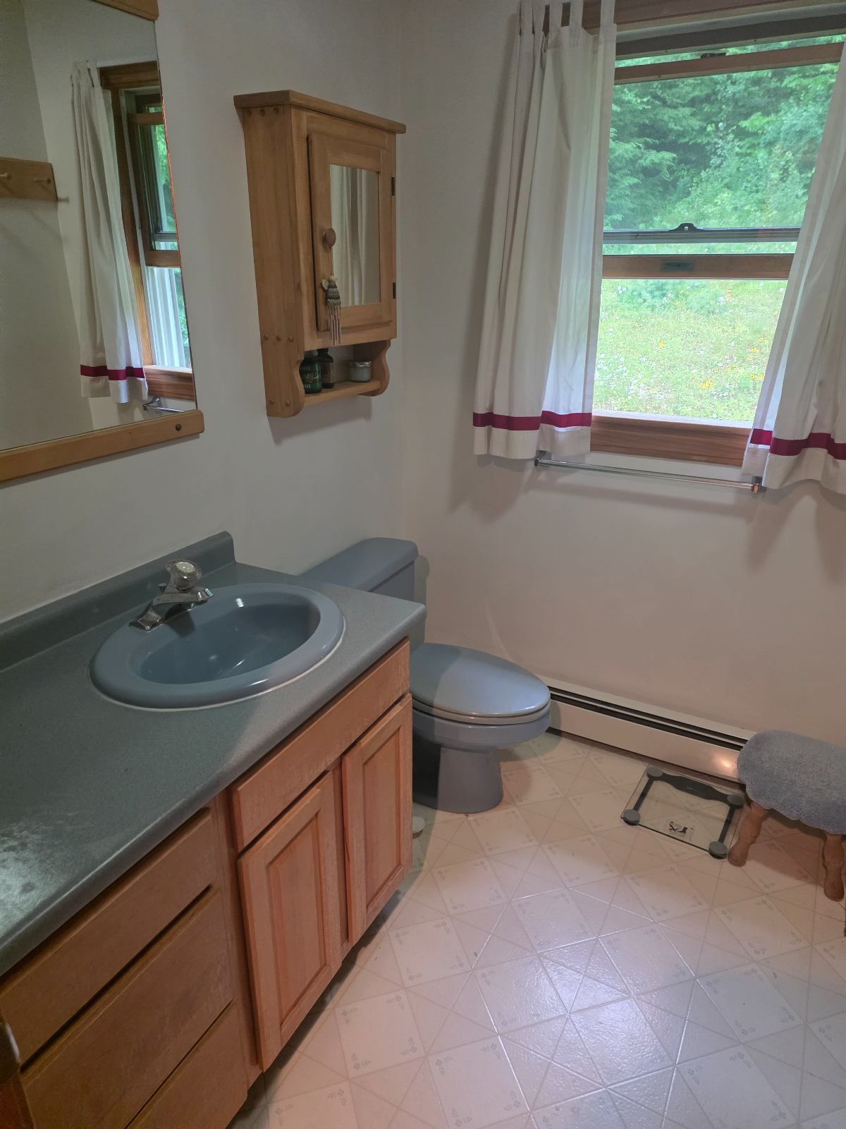 Charming, Spacious Family Home on 8 Private Acres - Photo 6
