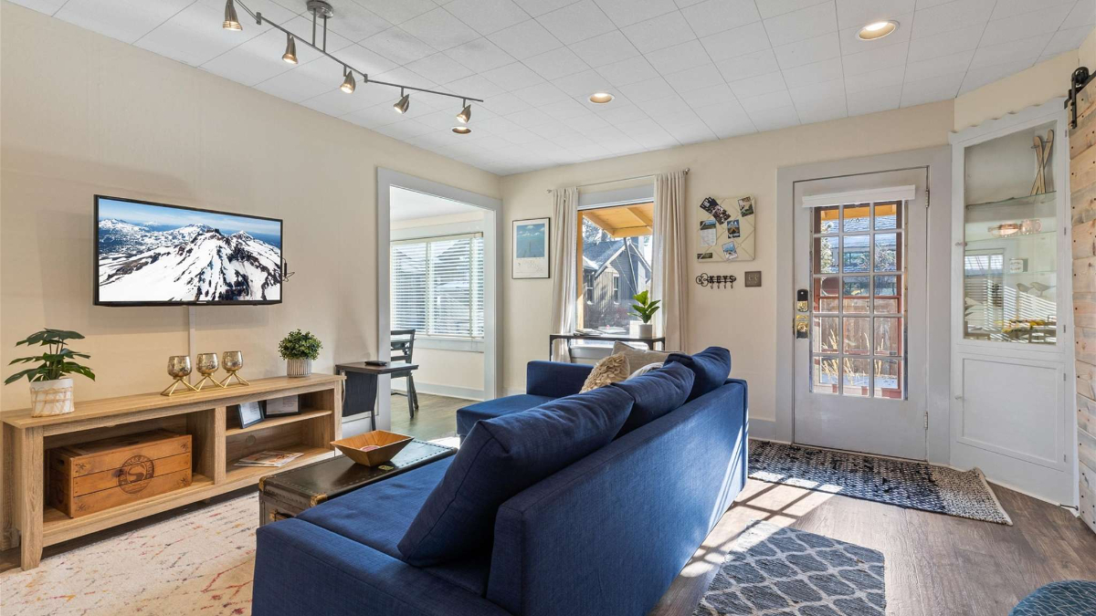 Executive Rental Available for 30+ day stays-11/8-4/30 - Photo 1