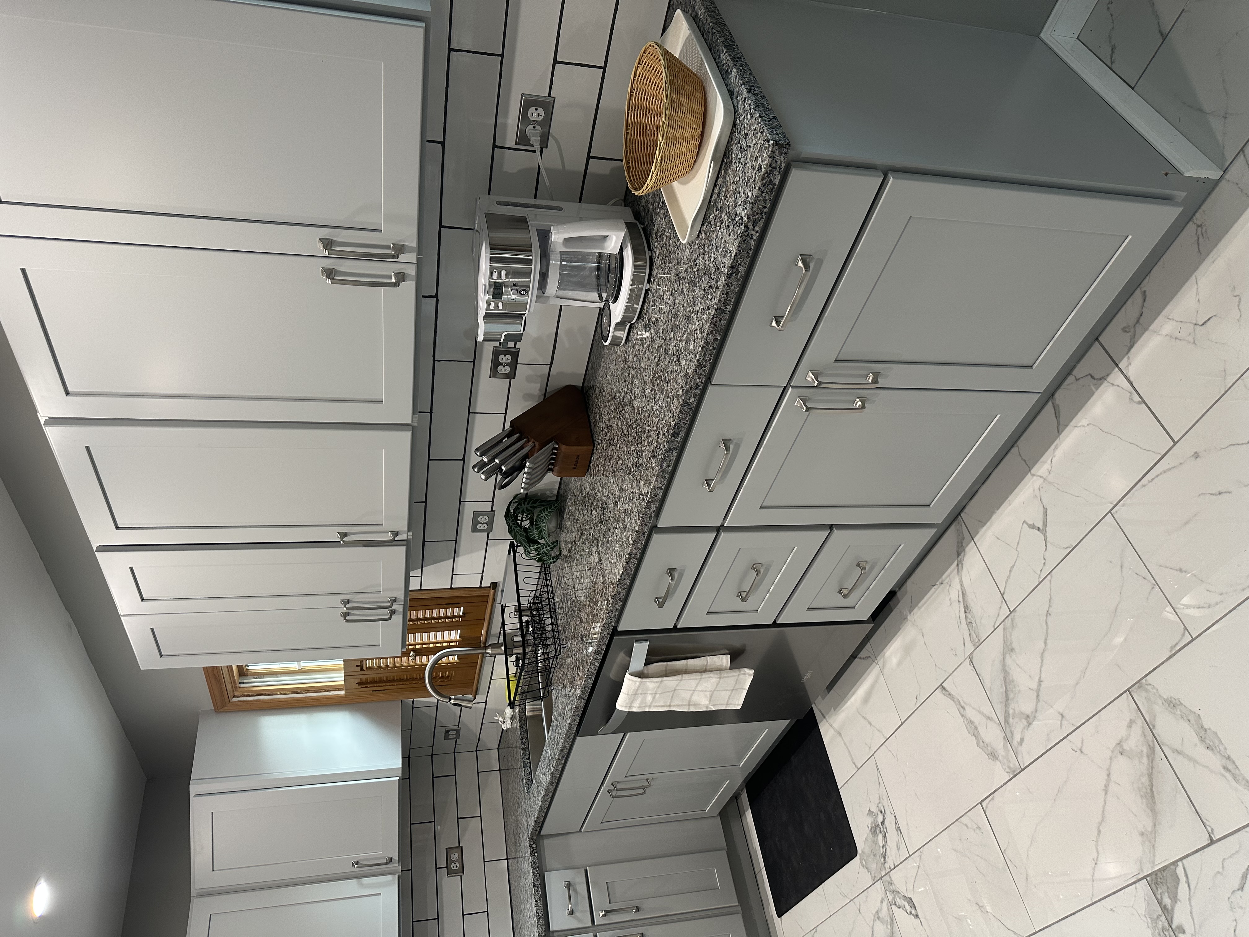 3 bedroom 1 bath newly remodeled home - Photo 2