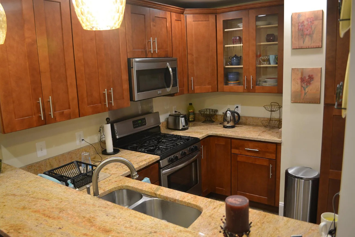 Modern two-bedroom 1 bath Apartment - Photo 4