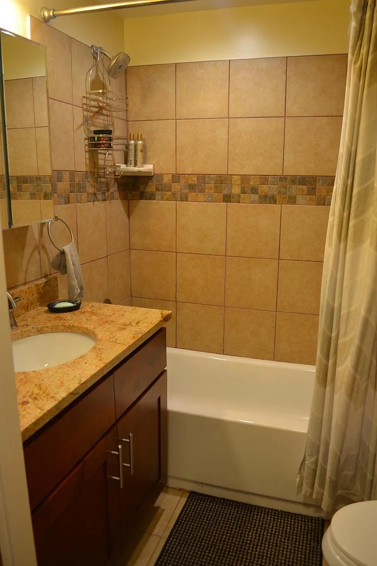 Modern two-bedroom 1 bath Apartment - Photo 8