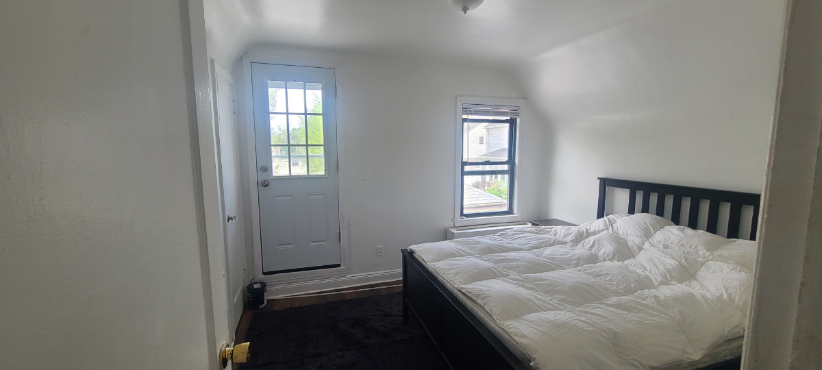 Bright 2 Bedroom In Briarwood With Rooftop Deck And 5 Minutes To Subway - Photo 7