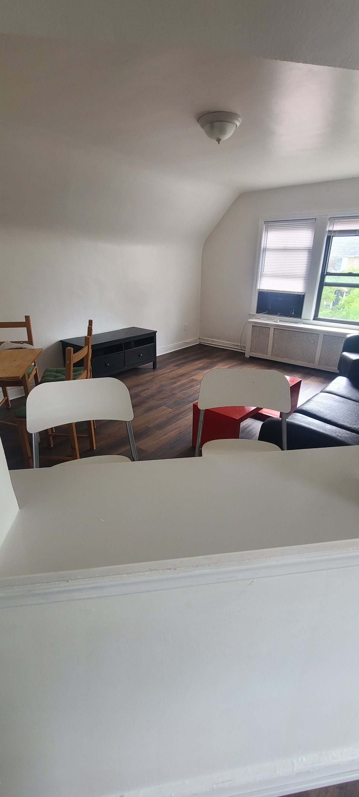 Bright 2 Bedroom In Briarwood With Rooftop Deck And 5 Minutes To Subway - Photo 5