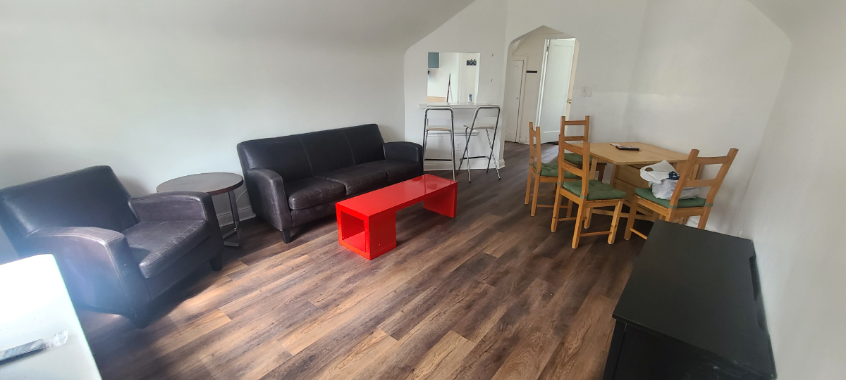 Bright 2 Bedroom In Briarwood With Rooftop Deck And 5 Minutes To Subway - Photo 1
