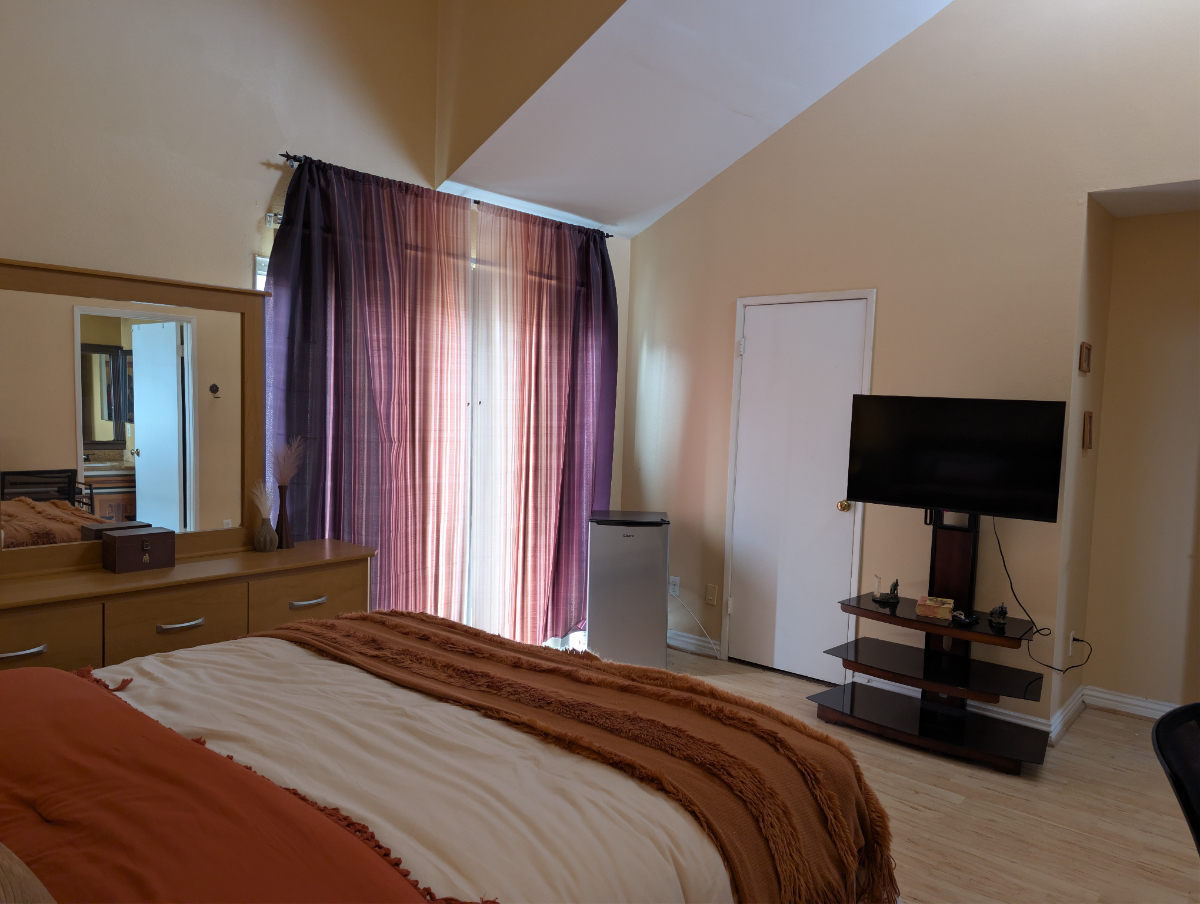 Comfort Meets Convenience in the Heart of the Valley - Photo 2