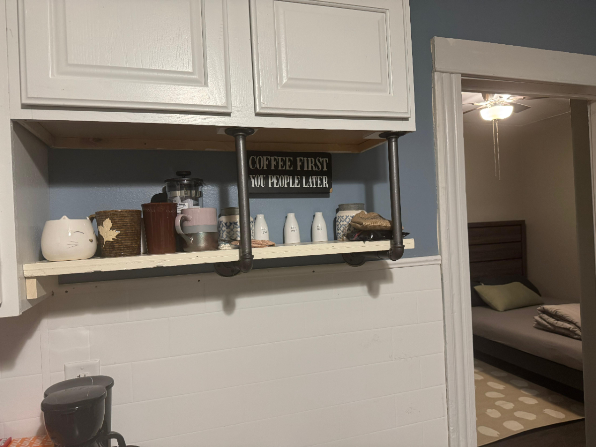 Cozey 3 bedroom Retreat - near airport and downtown - Photo 5