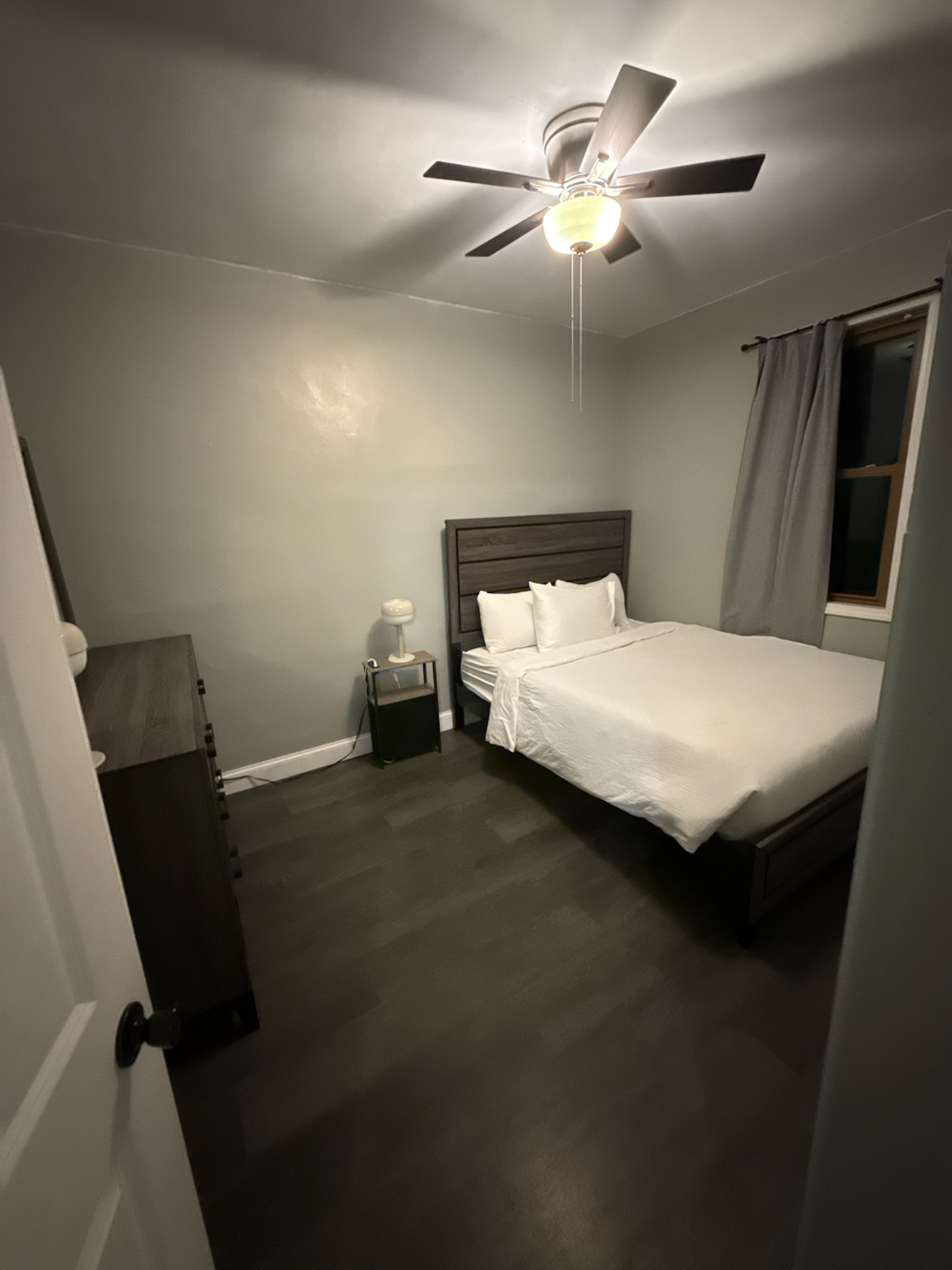 Cozey 3 bedroom Retreat - near airport and downtown - Photo 2