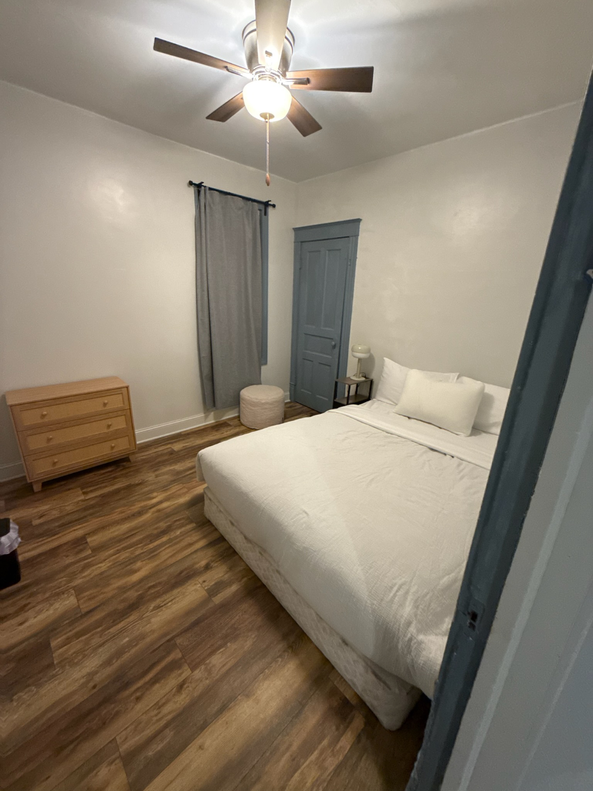 Cozey 3 bedroom Retreat - near airport and downtown - Photo 7