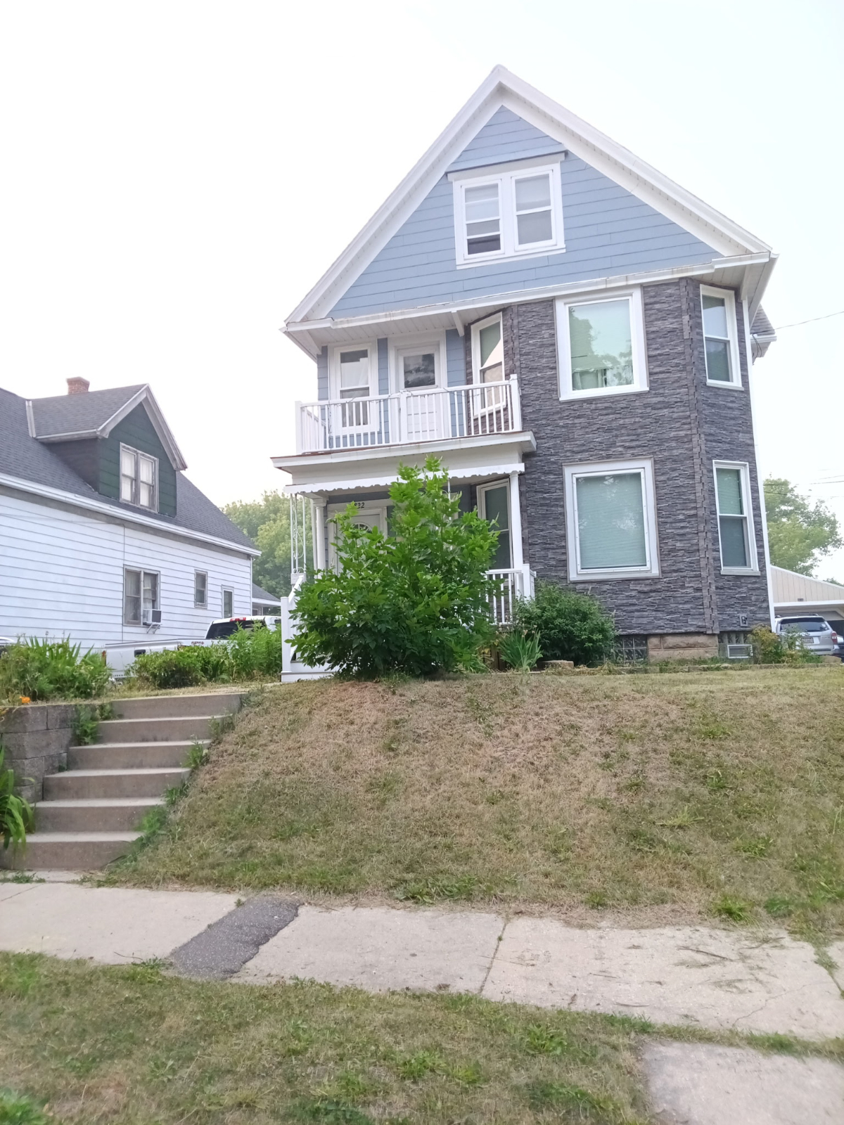 Cozey 3 bedroom Retreat - near airport and downtown - Photo 10