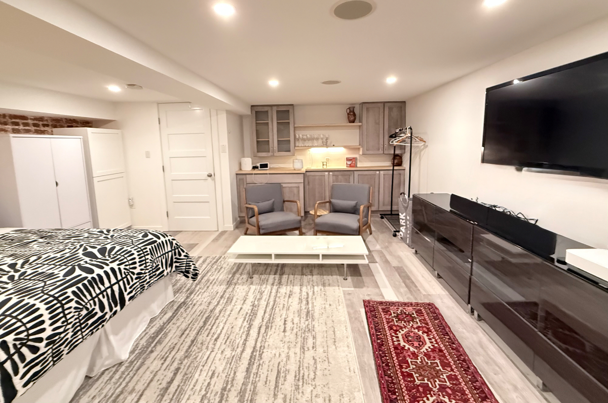 Short Term & Long Term Housing in Capitol Hill - Photo 2