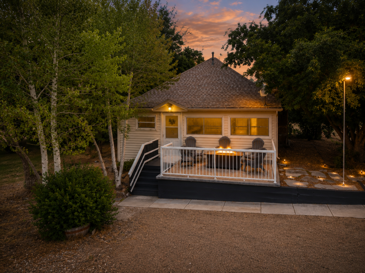 Almy Modern Retreat - Photo 1