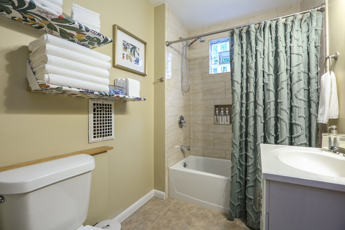 Newly Remodeled Mid-Century Modern | 3BR | Fully Furnished - Photo 7