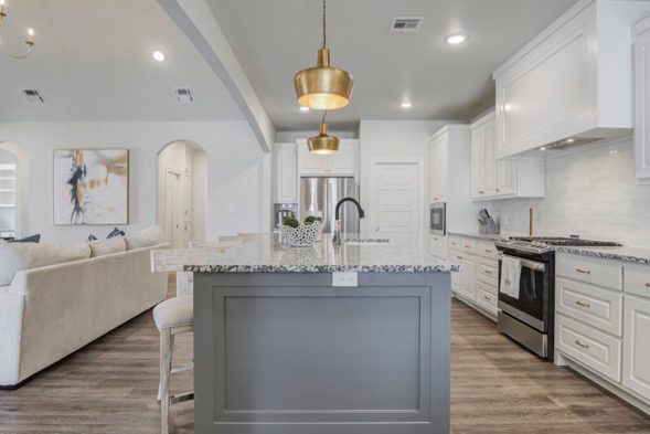 Luxury Executive Home | 3BR 2.5 BA 2 Car Garage | Near UMC & Grace Medical Center - Photo 5