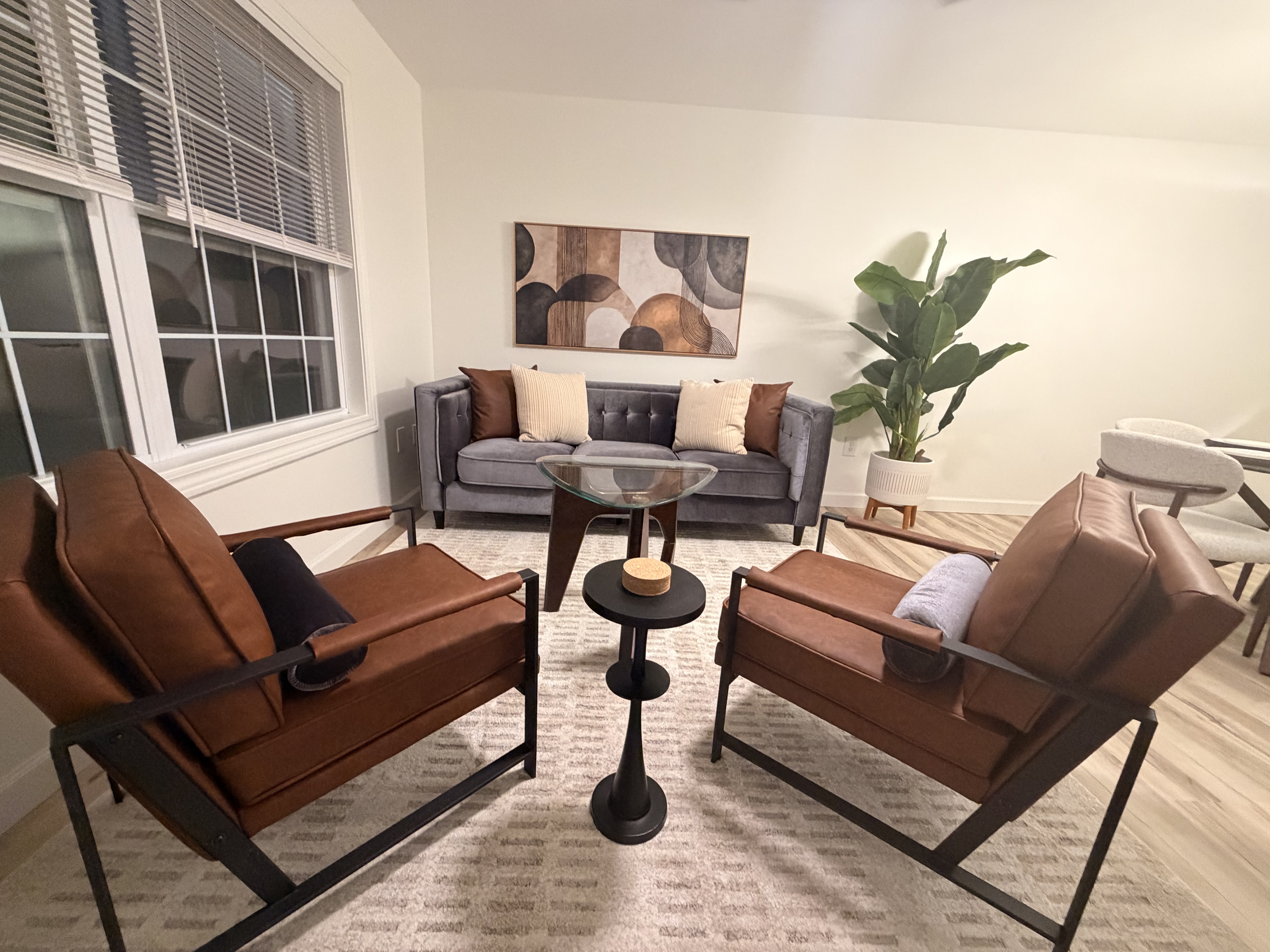 Executive Living Fully Equipped 2BR Condo  Next to WVU Medicine/Mon/WVU/Stadium - Photo 2