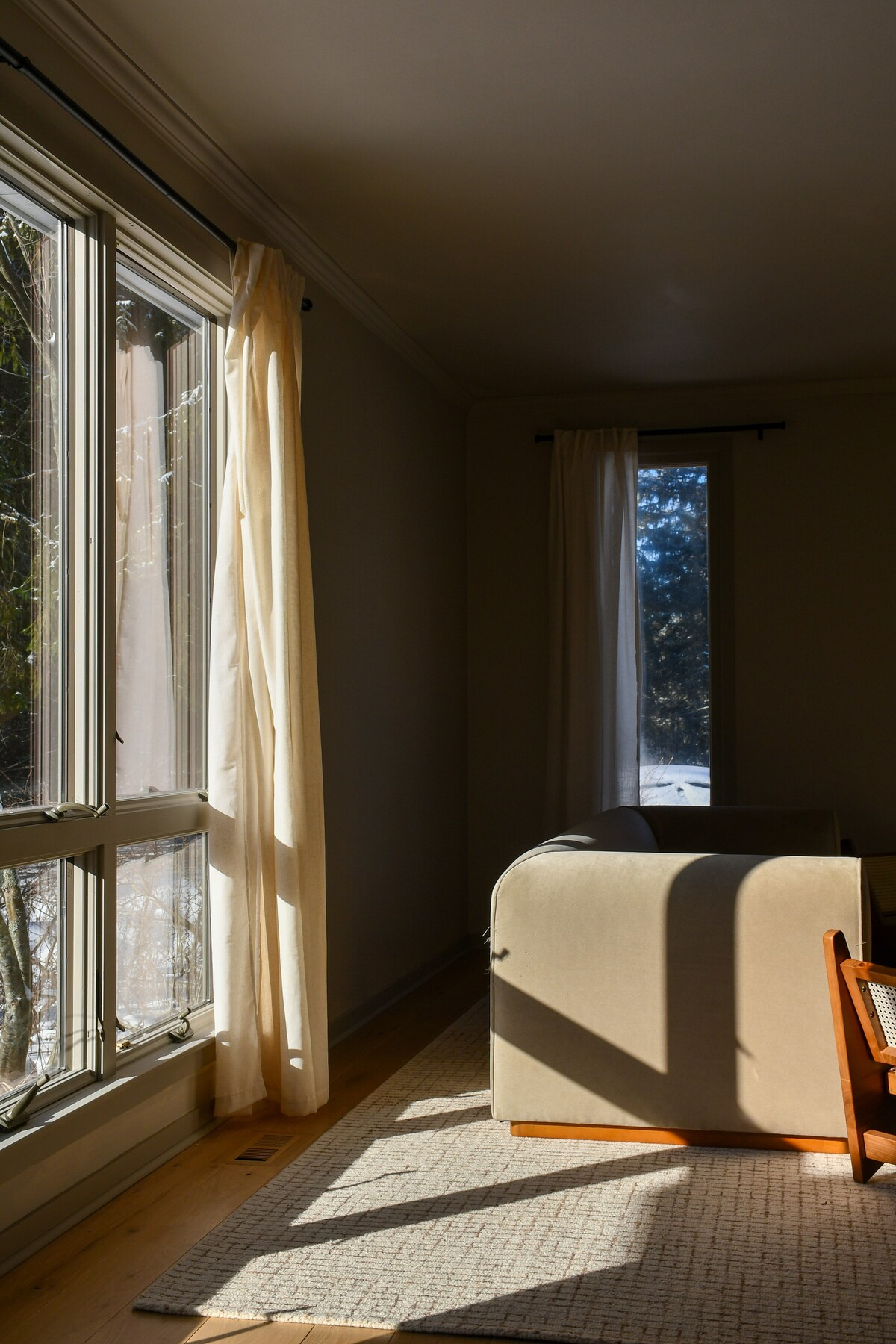 Quaker Hill Hideway - Luxury Furnished 3BR on 7 Private Acres with Pool - Photo 5