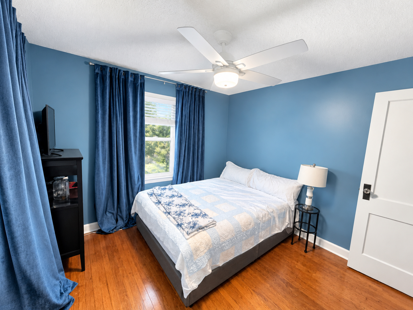 The Discerning Female Traveler's Suite | Private Suite, Bedroom, Office & Bath | North KC - Photo 8
