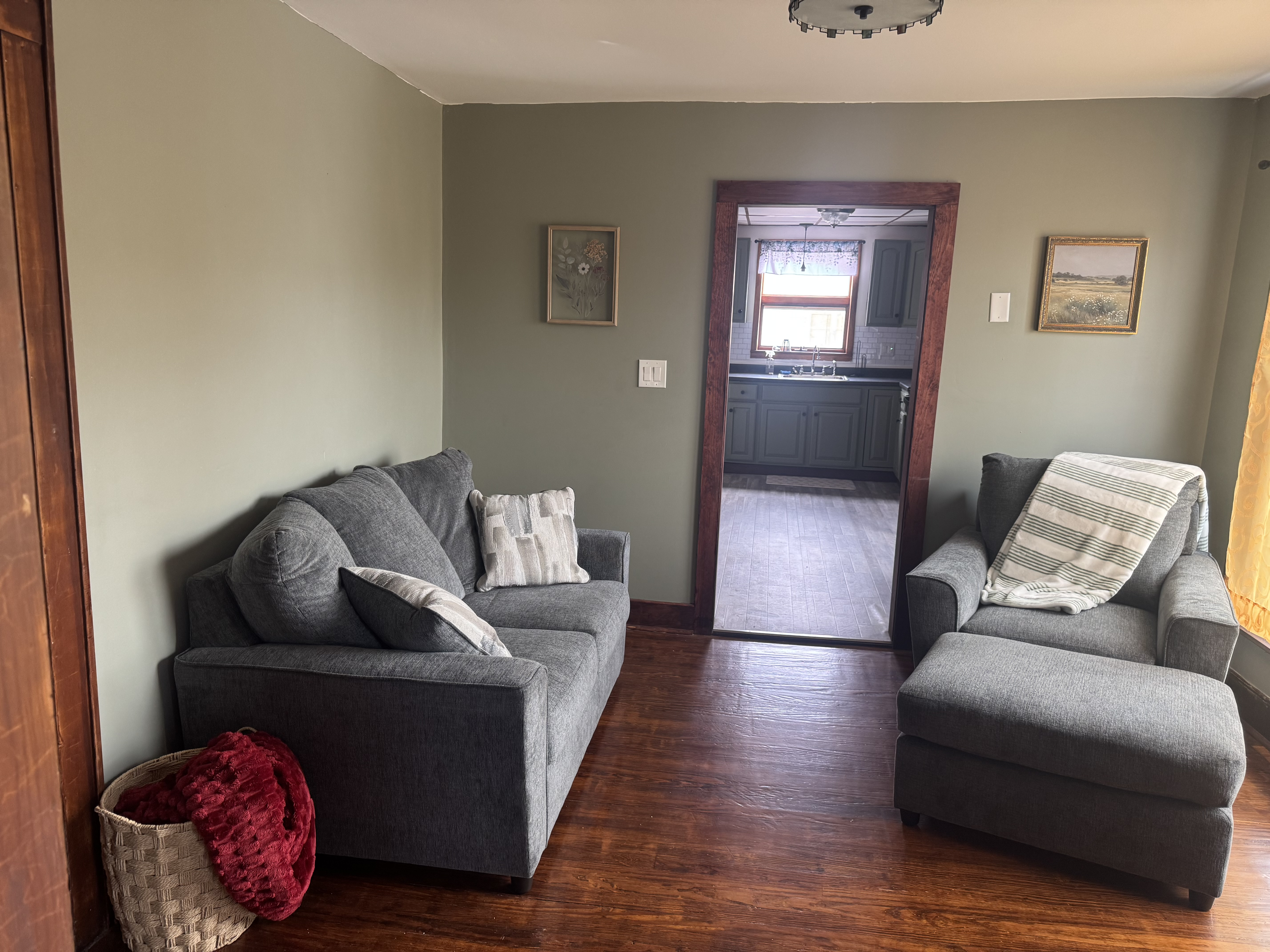 BRAND NEW ! 2 Bedroom Apartment all to yourself! - Photo 3
