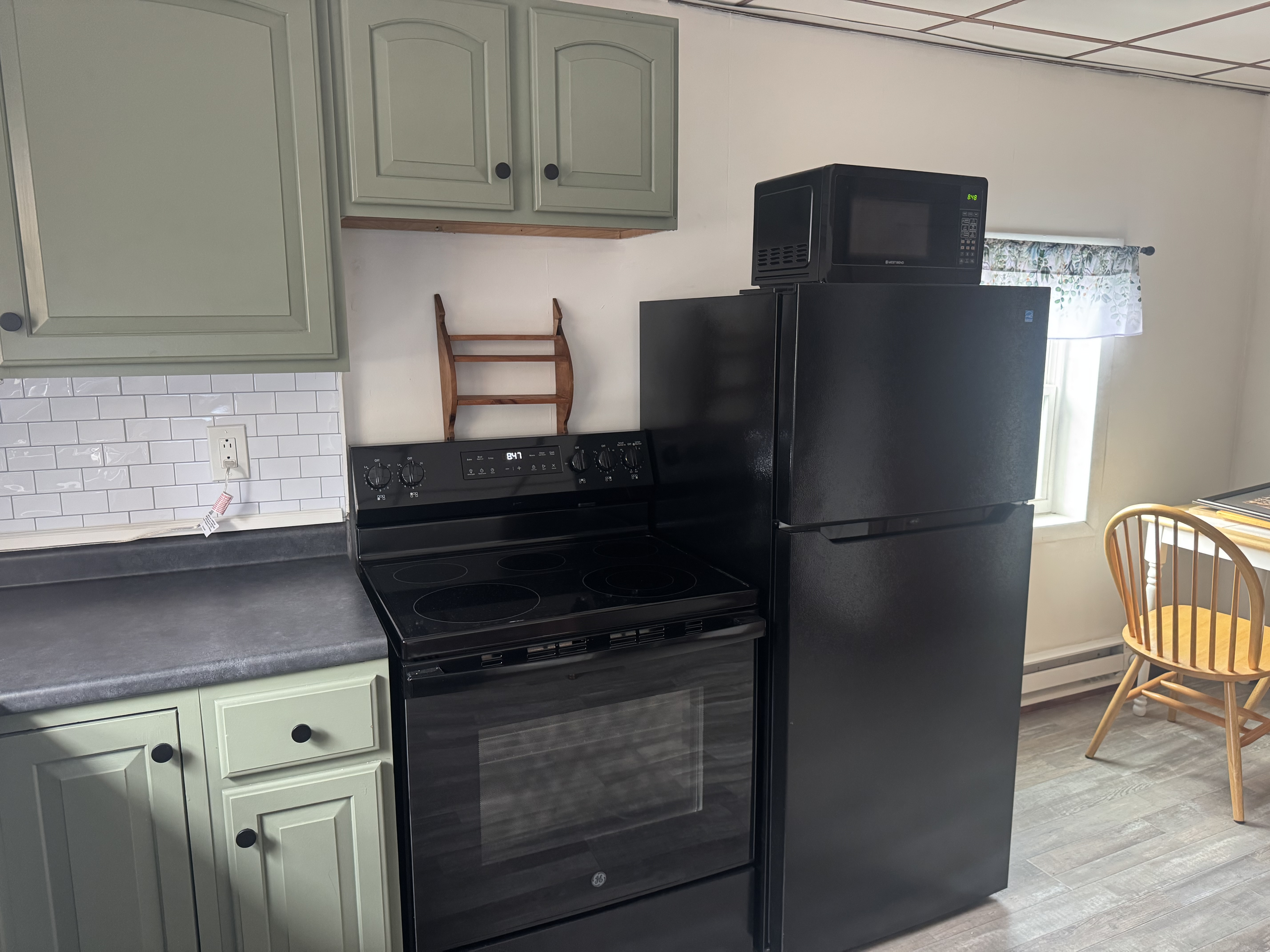 BRAND NEW ! 2 Bedroom Apartment all to yourself! - Photo 8