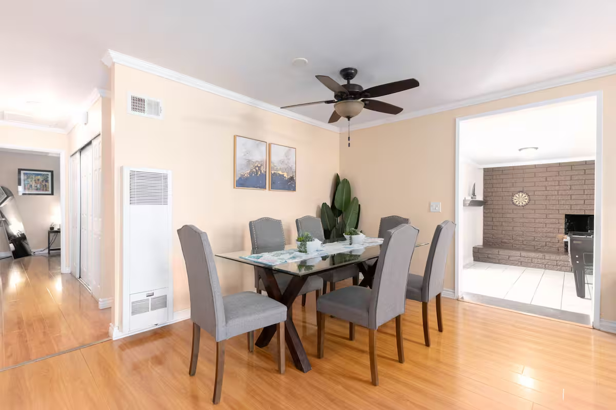 Spacious 3BR 2BA Retreat With Covered Patio, Near Hospitals And Beaches - Photo 5