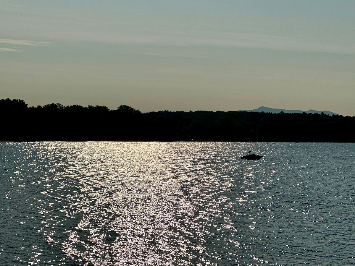 Morning Bliss | Boutique Lakefront Retreat | Seasonal Rental (Oct-May) - Photo 1