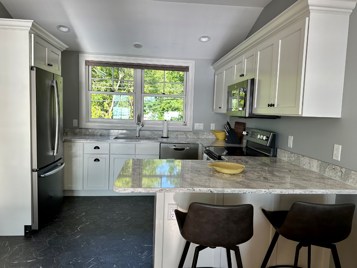 Morning Bliss | Boutique Lakefront Retreat | Seasonal Rental (Oct-May) - Photo 8